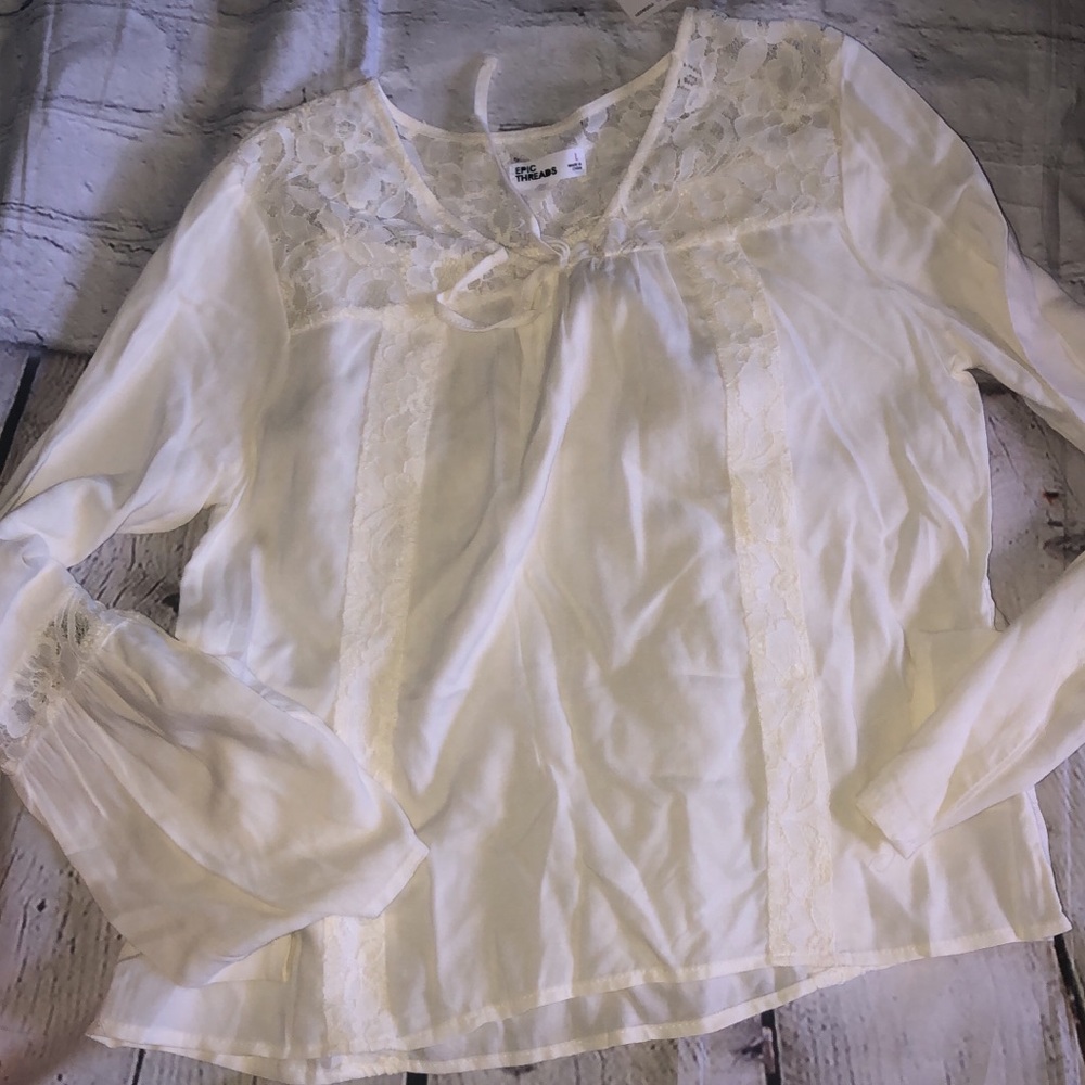 Epic thread boho blouse wide sleeve size large NWT